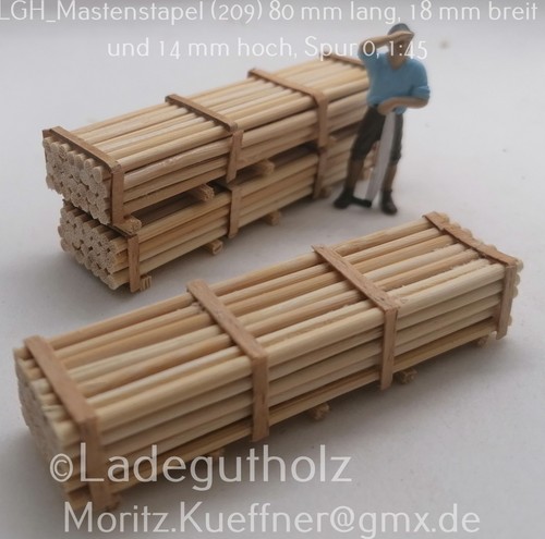 Ladegut holz masten stapel - holz,, masten-stapel